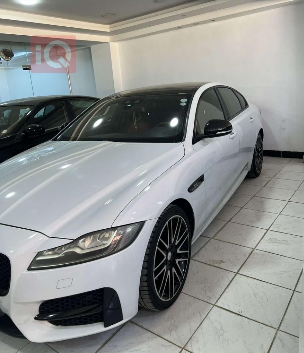 جاكوار XF